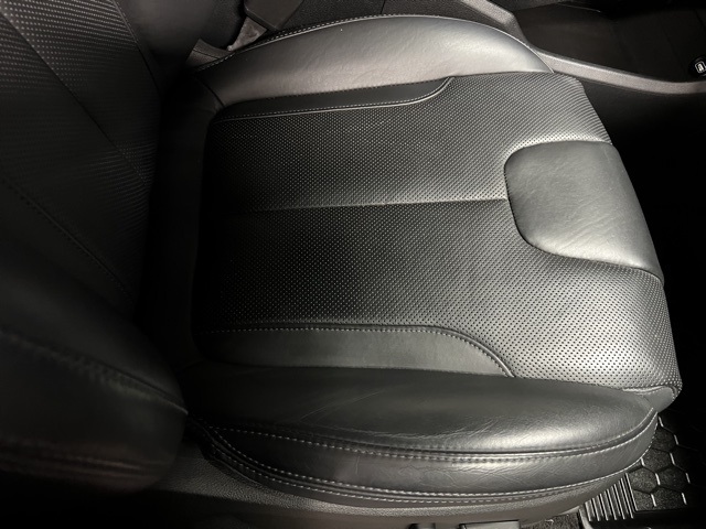 Vehicle image 29 of 49