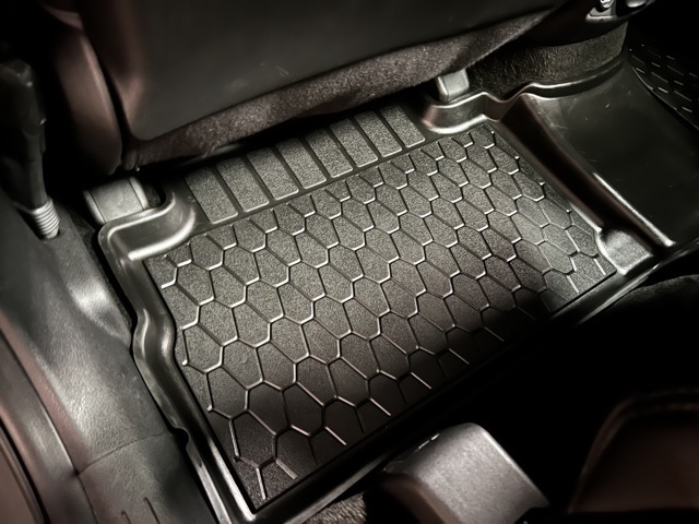 Vehicle image 20 of 49