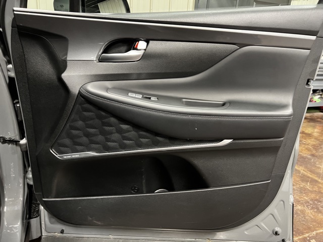 Vehicle image 26 of 49