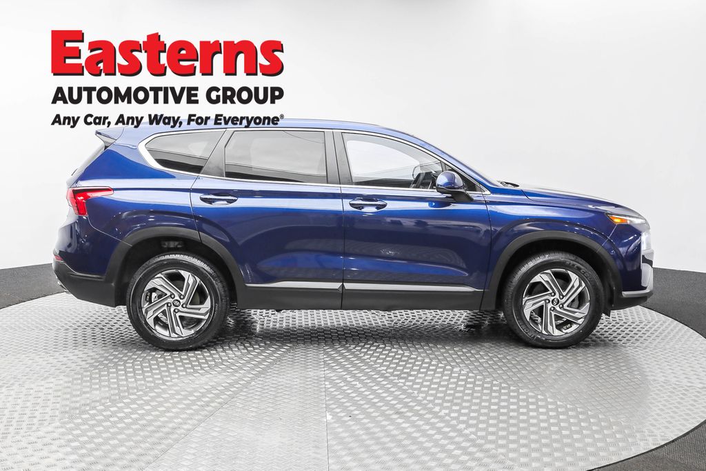 2022 Hyundai Santa Fe SE Image 16 of 64