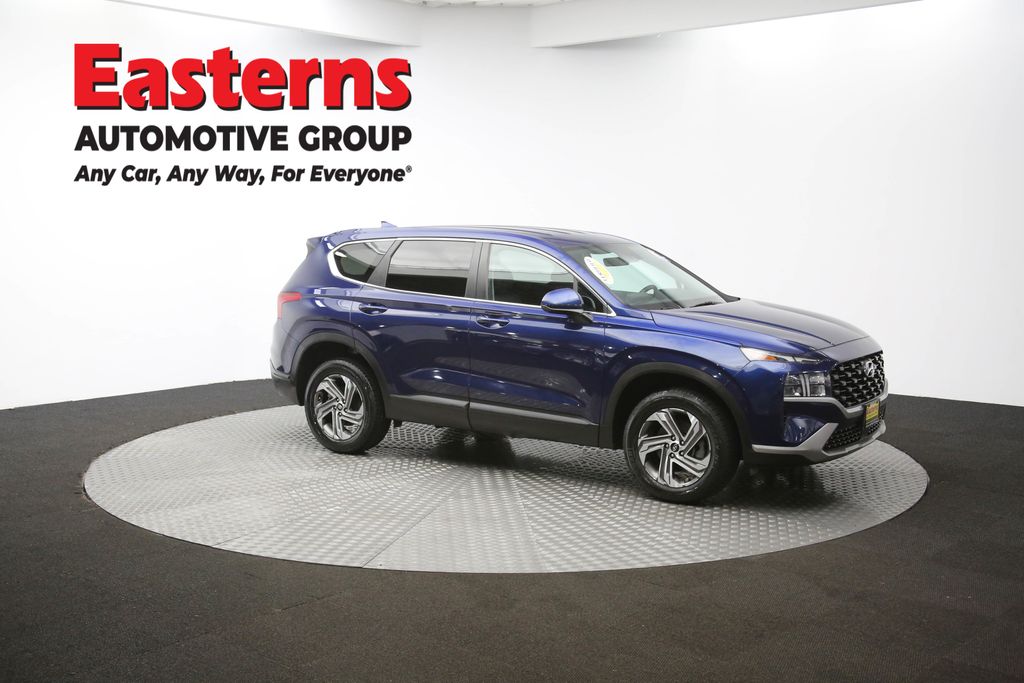 2022 Hyundai Santa Fe SE Image 13 of 64