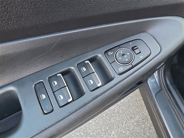 Vehicle image 22 of 23