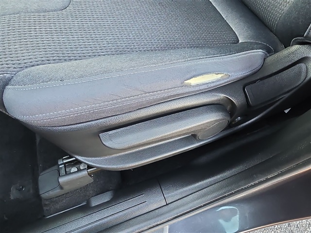 Vehicle image 19 of 23