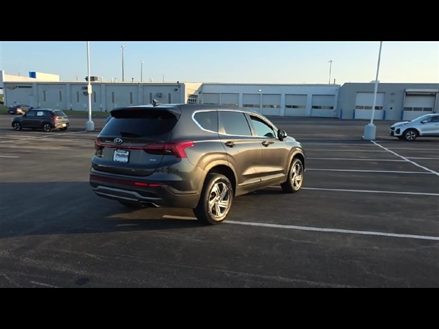 Vehicle image 7 of 23