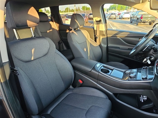 Vehicle image 13 of 23