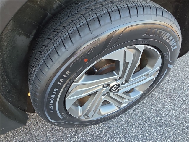 Vehicle image 10 of 23