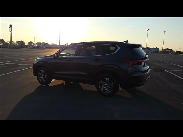 Vehicle image 9 of 23