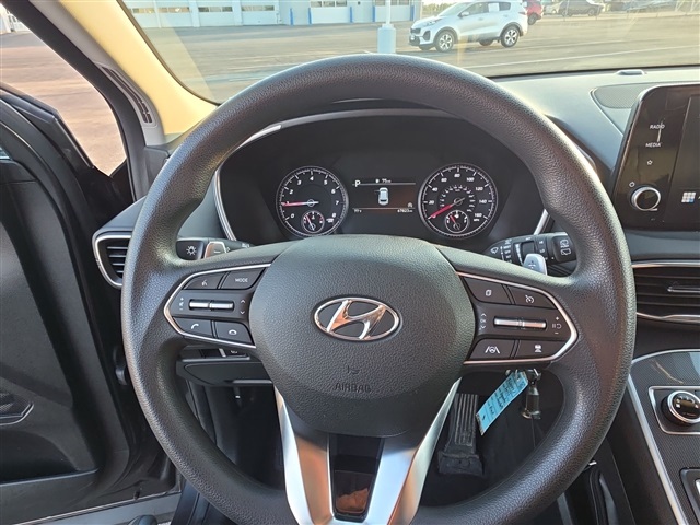 Vehicle image 17 of 23