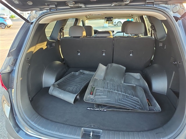 Vehicle image 11 of 23