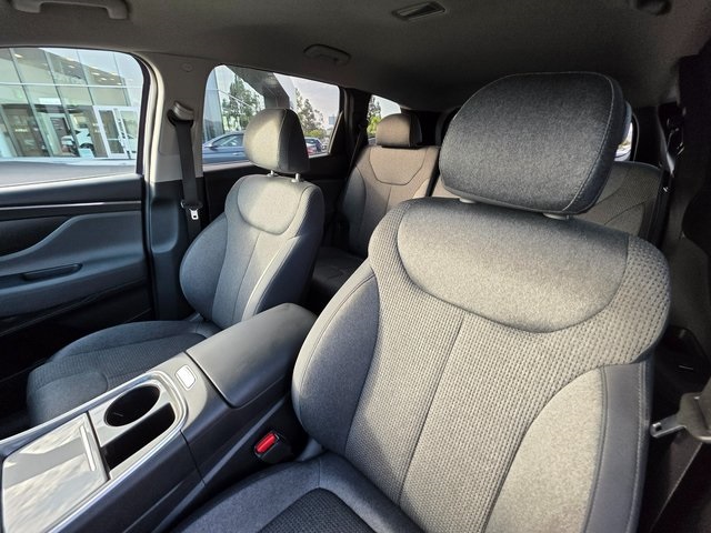 2022 Hyundai Santa Fe SEL Image 13 of 40