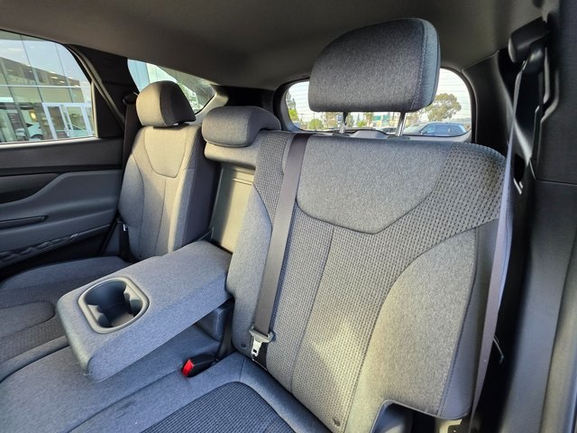 2022 Hyundai Santa Fe SEL Image 14 of 40