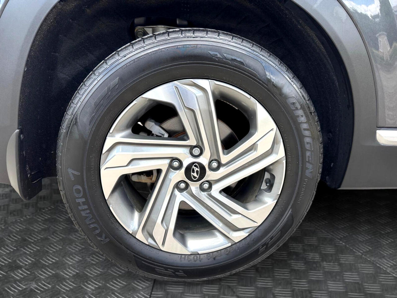 Vehicle image 15 of 29