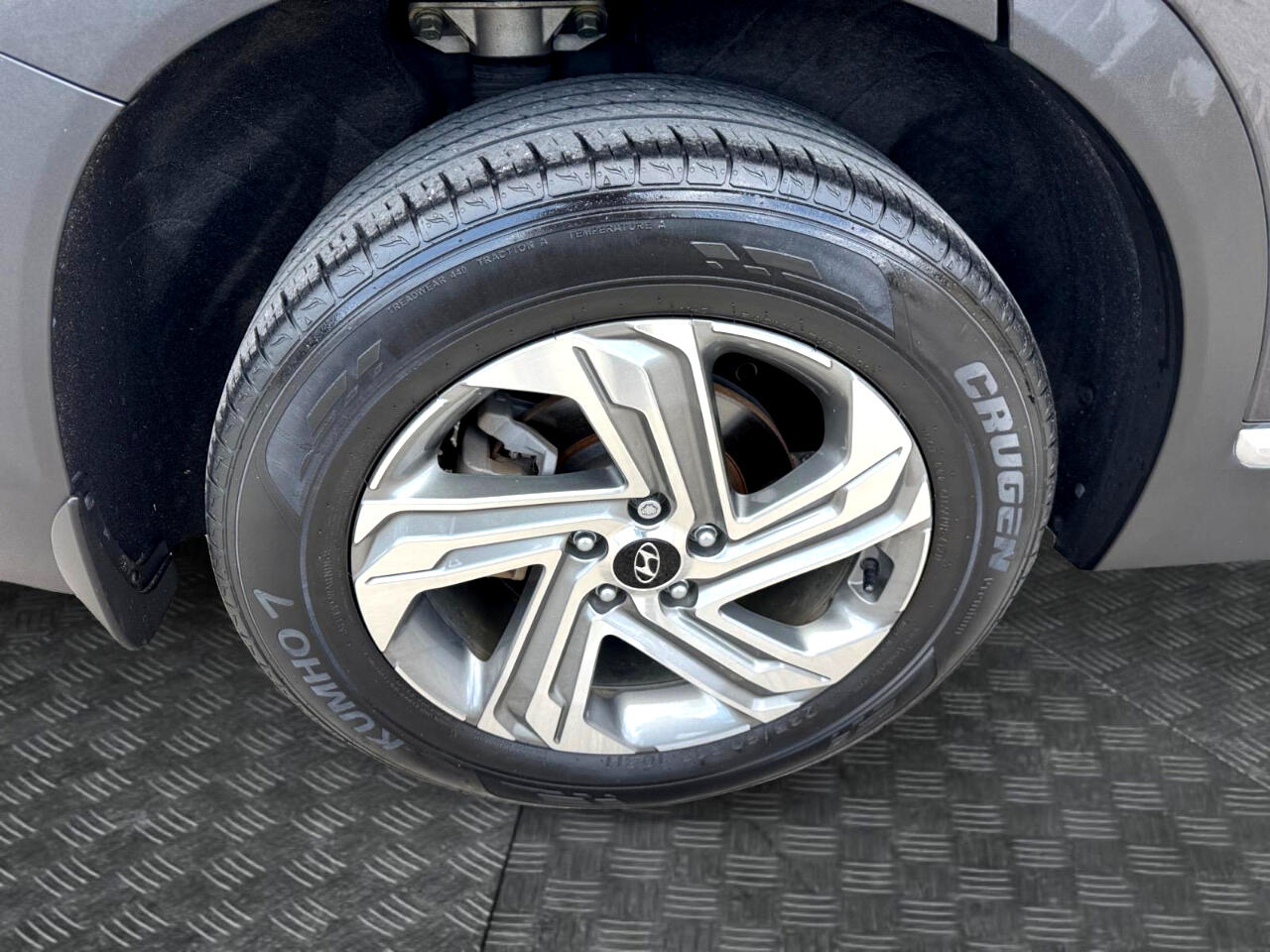 Vehicle image 14 of 29