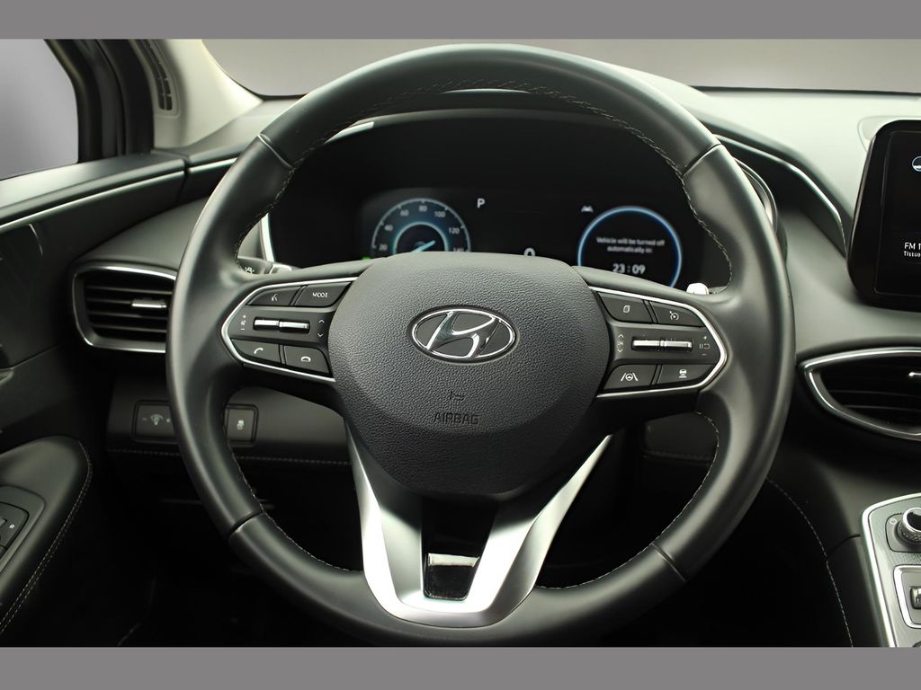 Vehicle image 14 of 21