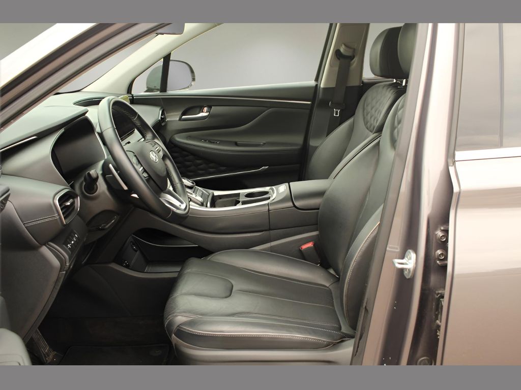 Vehicle image 12 of 21