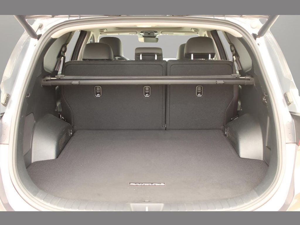Vehicle image 10 of 21