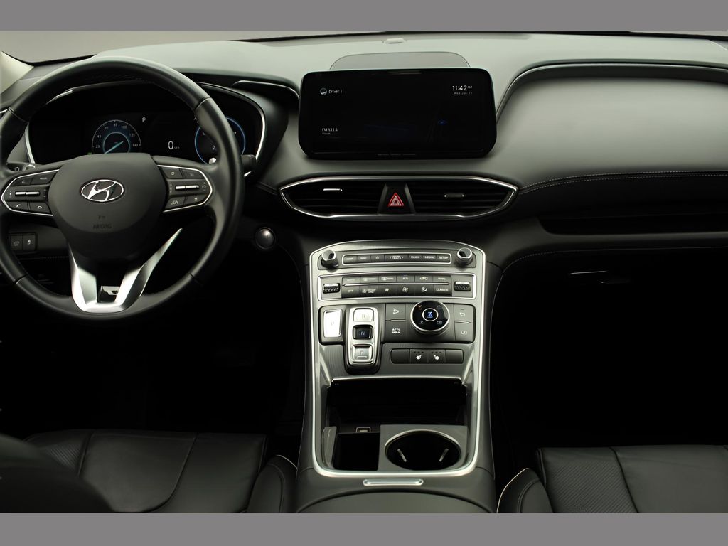 Vehicle image 13 of 21