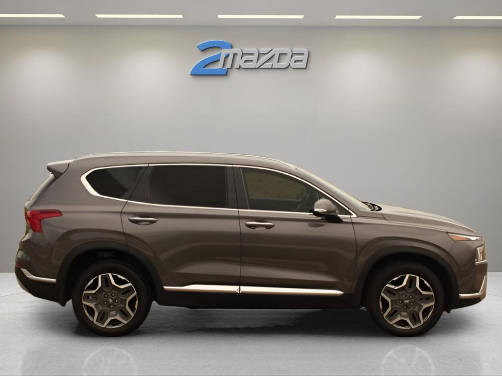 Vehicle image 4 of 21