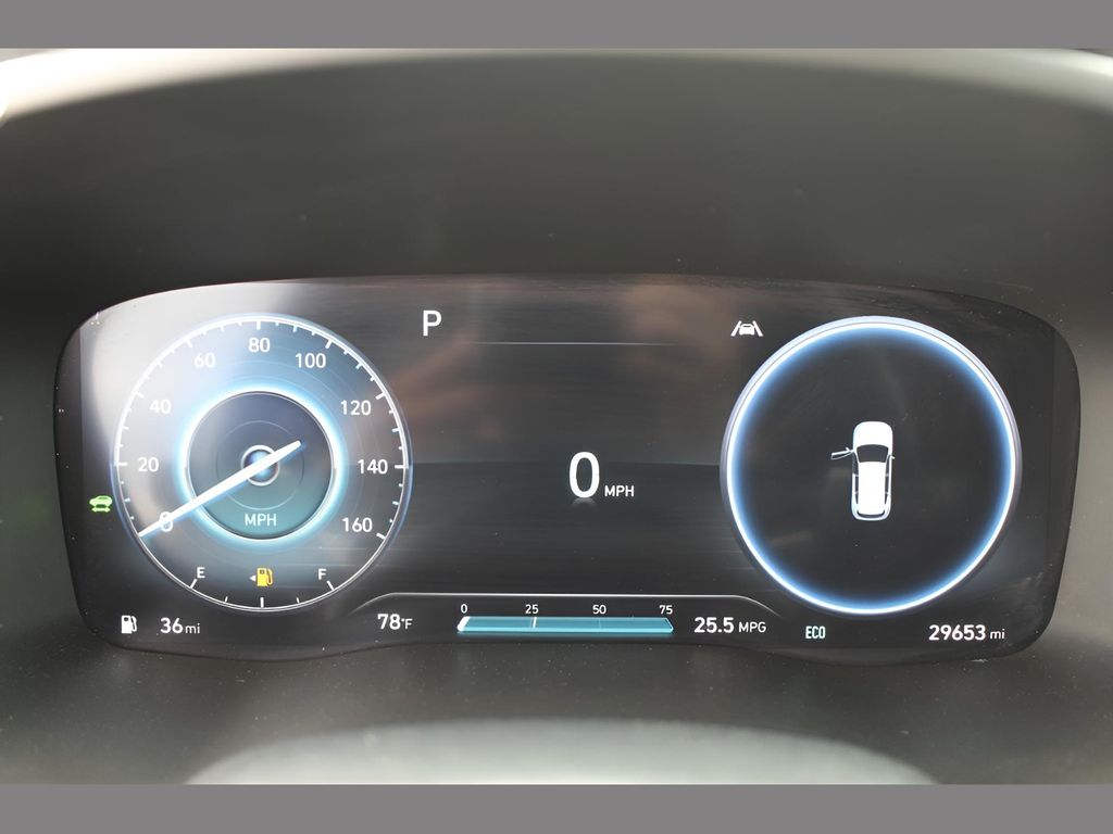 Vehicle image 15 of 21