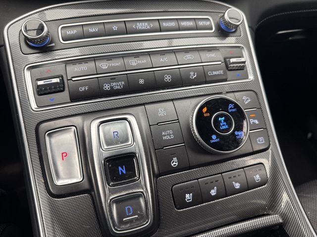 Vehicle image 18 of 20