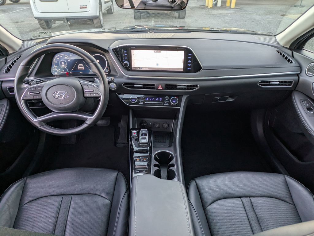 2022 Hyundai Sonata Limited Image 16 of 33