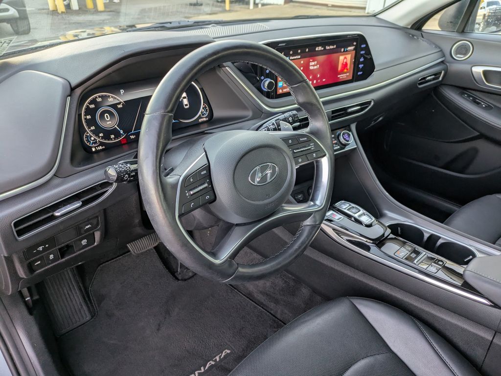 2022 Hyundai Sonata Limited Image 17 of 33
