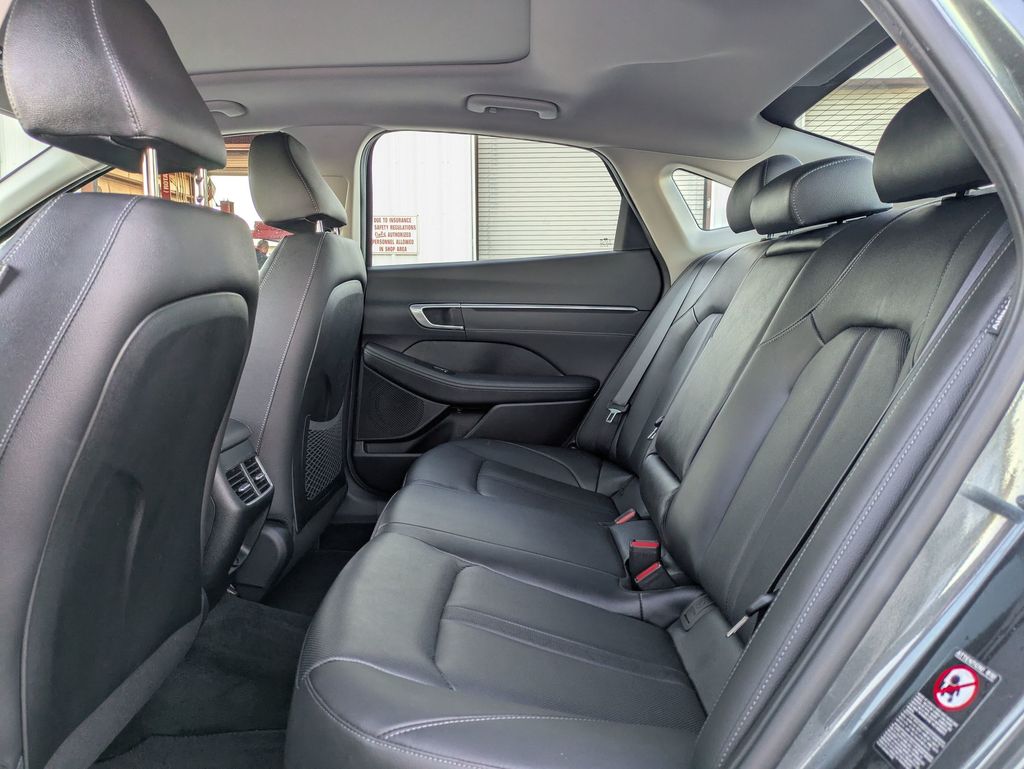 2022 Hyundai Sonata Limited Image 14 of 33