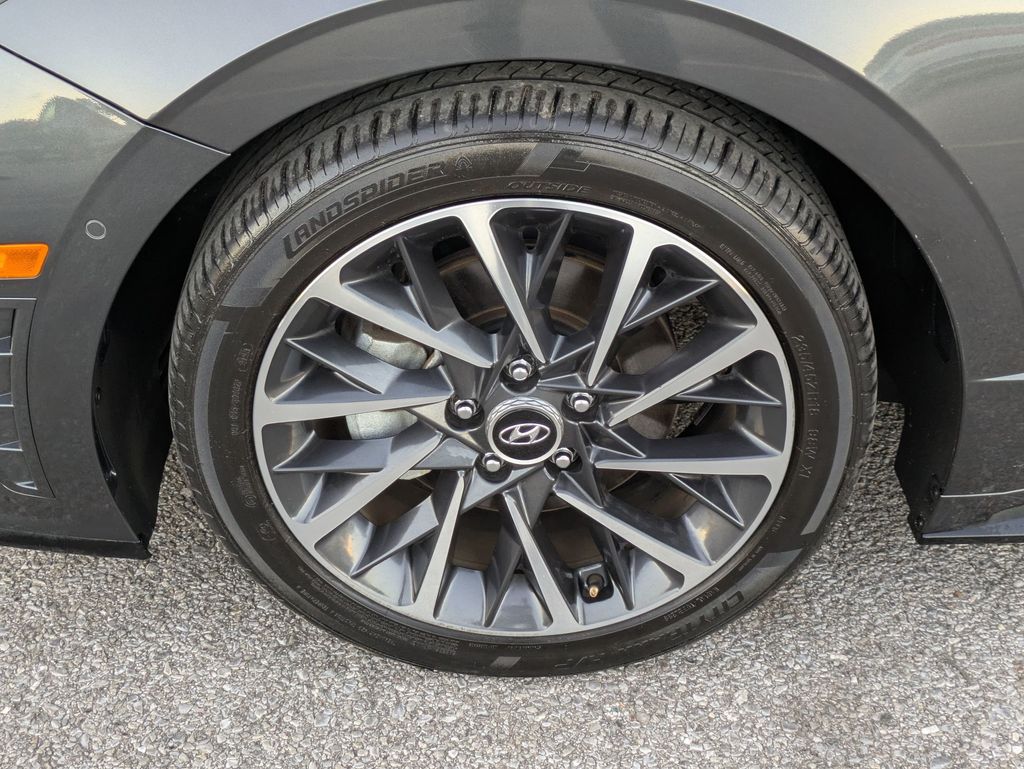 2022 Hyundai Sonata Limited Image 10 of 33