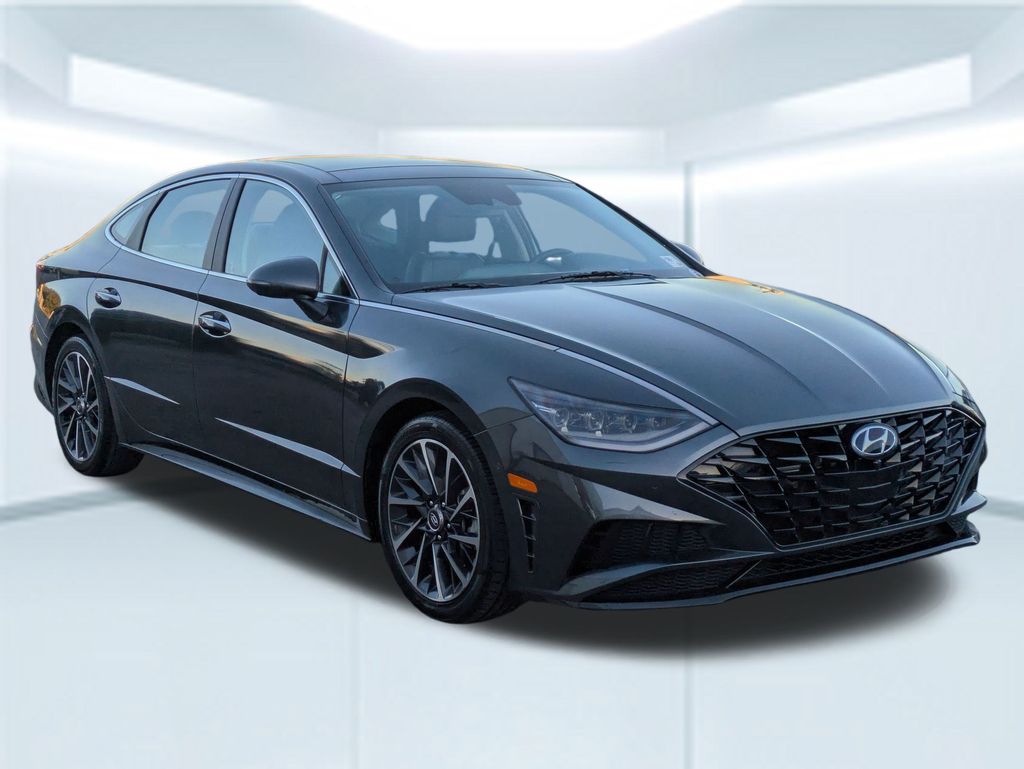 2022 Hyundai Sonata Limited Image 3 of 33