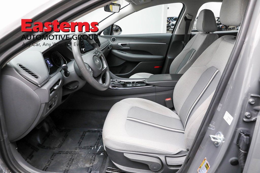 Vehicle image 43 of 61