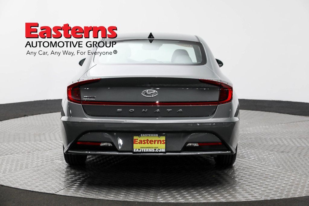 Vehicle image 5 of 61