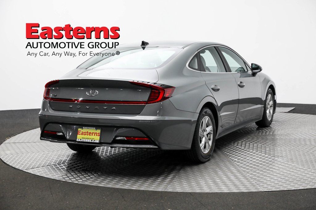 Vehicle image 13 of 61