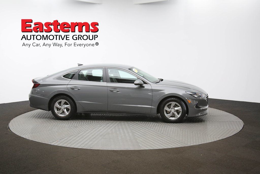 Vehicle image 22 of 61