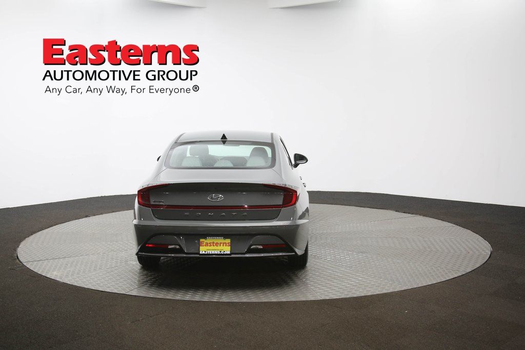 Vehicle image 16 of 61