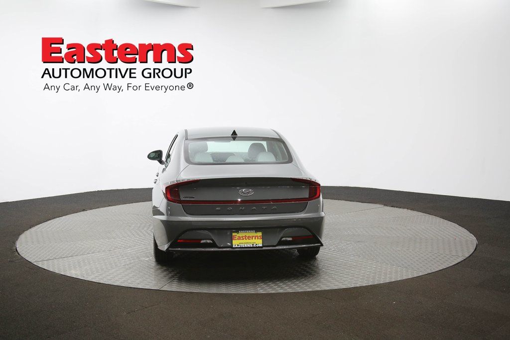 Vehicle image 14 of 61