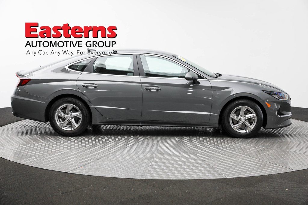 Vehicle image 12 of 61