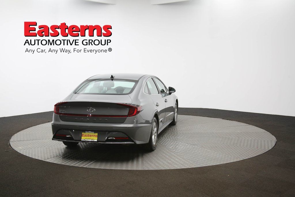 Vehicle image 17 of 61