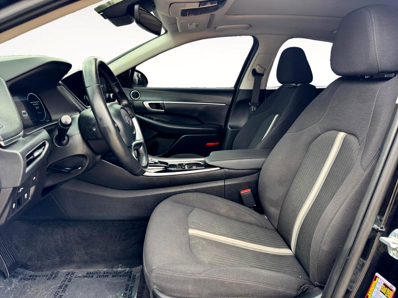 Vehicle image 19 of 28