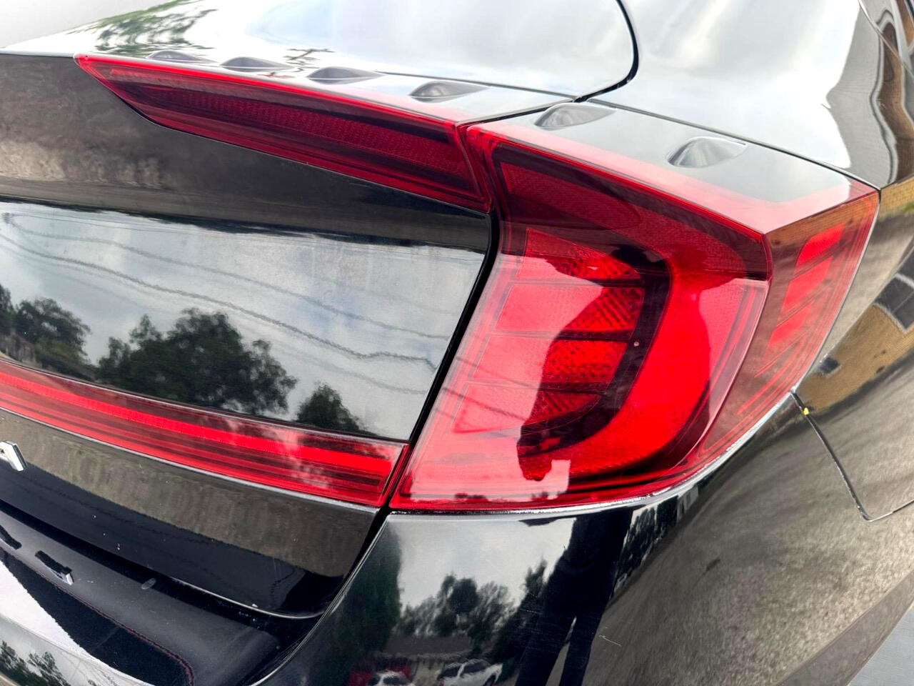 Vehicle image 13 of 28