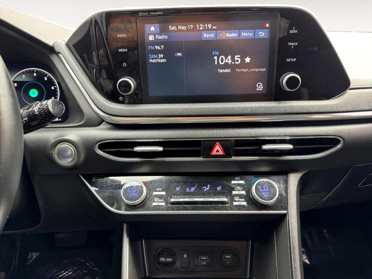 Vehicle image 22 of 28
