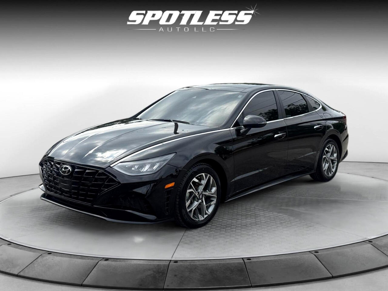 Vehicle image 1 of 28