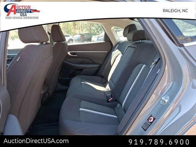 2022 Hyundai Sonata SEL Image 11 of 32