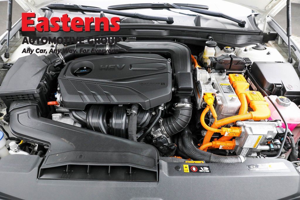 Vehicle image 37 of 63
