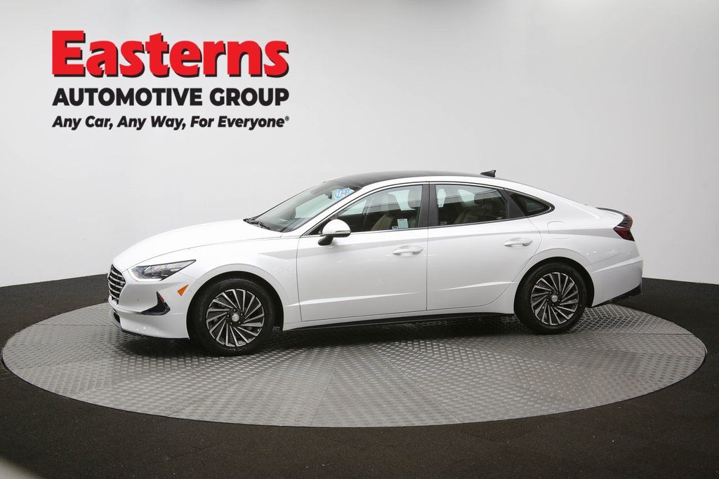Vehicle image 2 of 63
