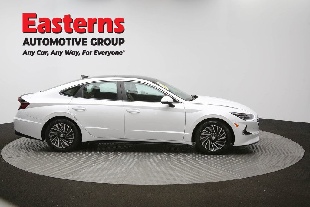 Vehicle image 19 of 63