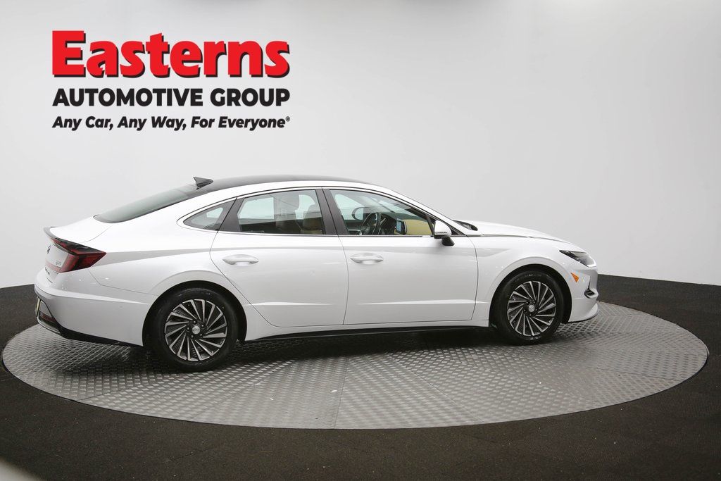 Vehicle image 25 of 63