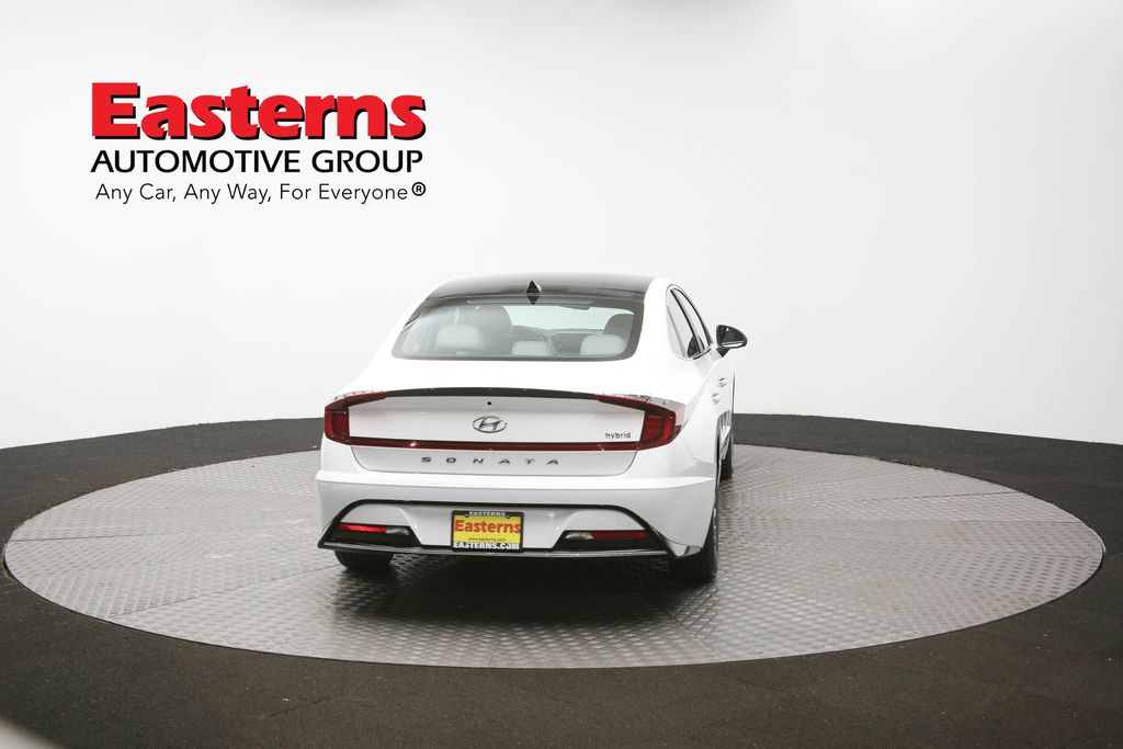 Vehicle image 26 of 62