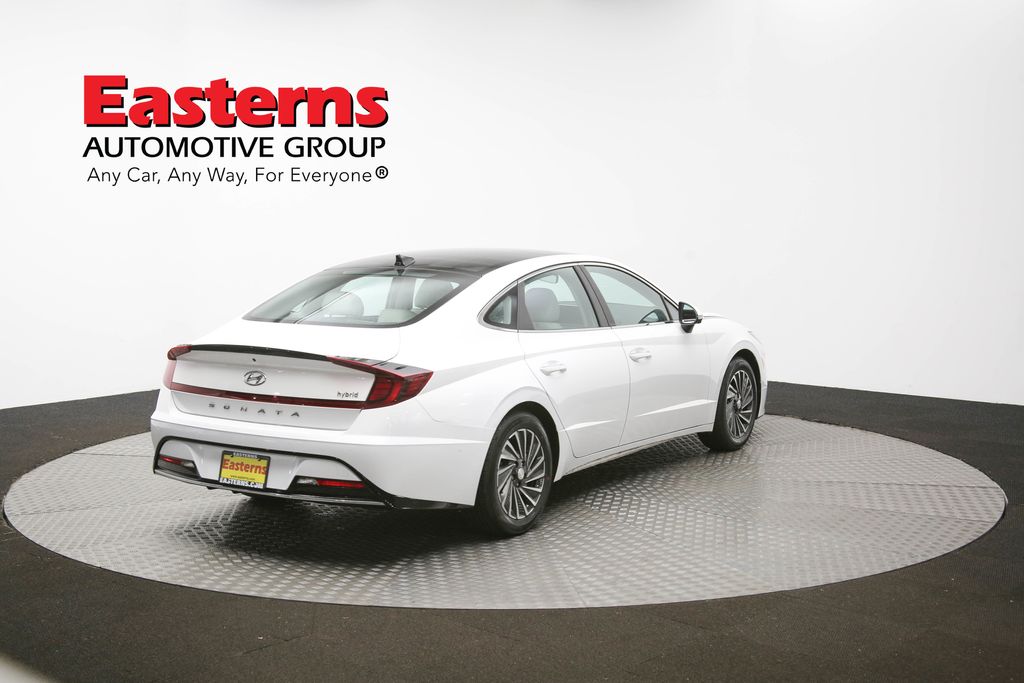 Vehicle image 23 of 62