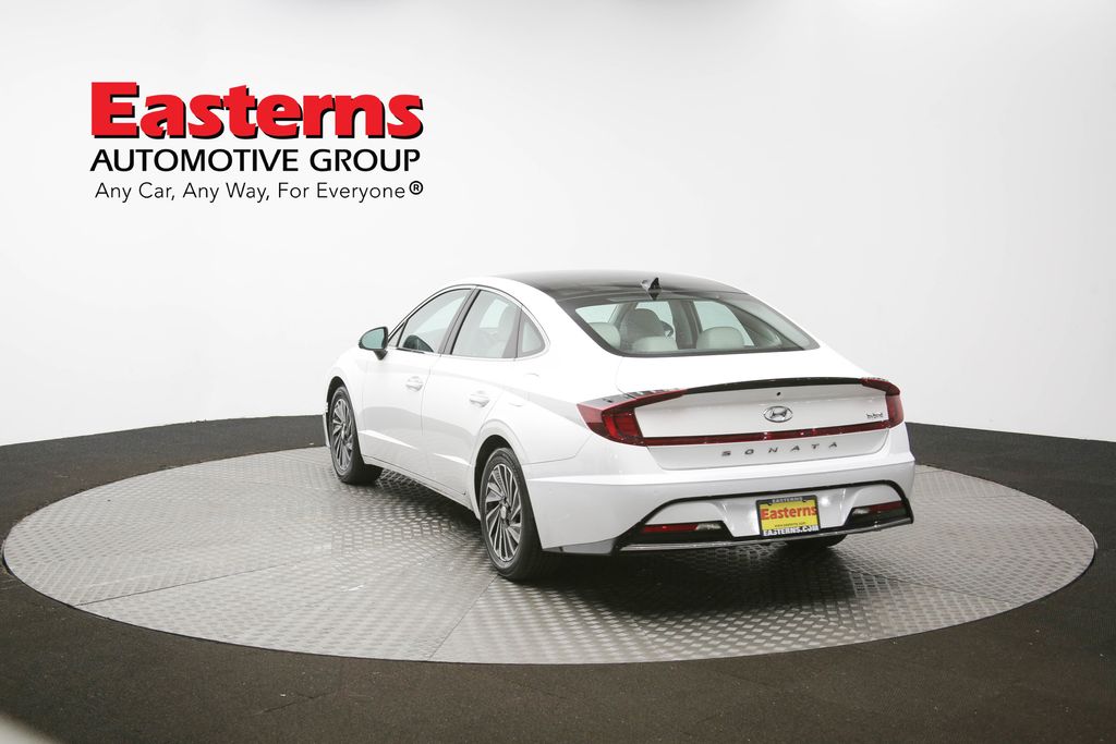 Vehicle image 29 of 62