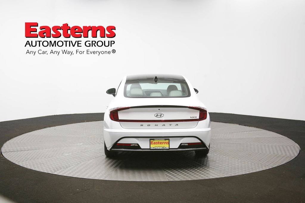 Vehicle image 28 of 62